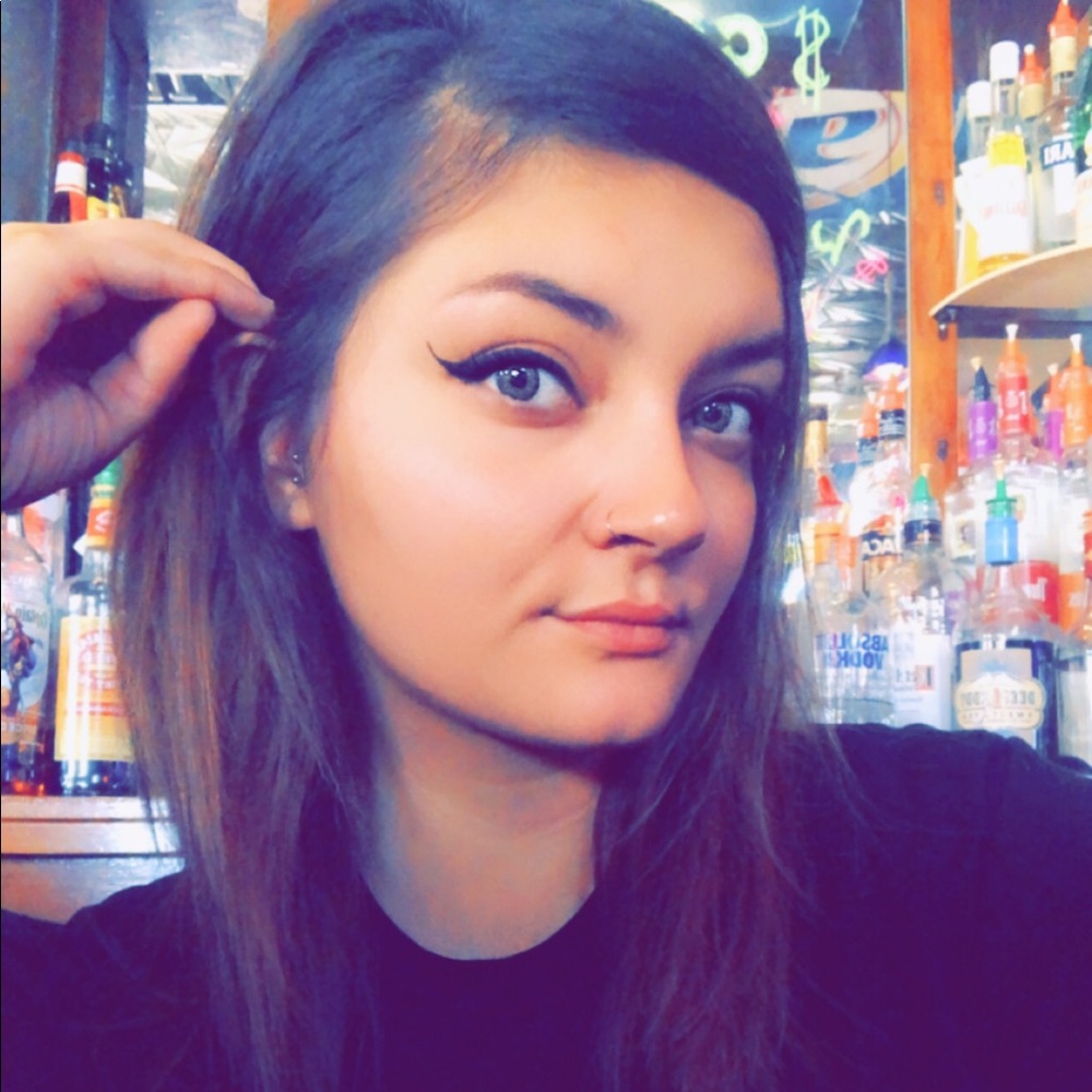 Meet your Posher, Michaela